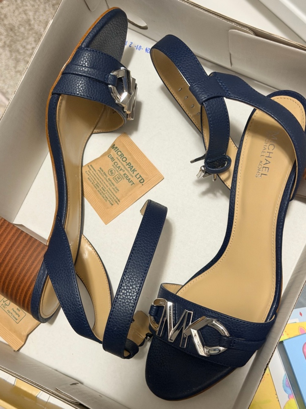 MICHAEL Michael Kors Navy Leather MK Logo Sandals size 6.5 used once